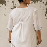 Hana Top White Motifs